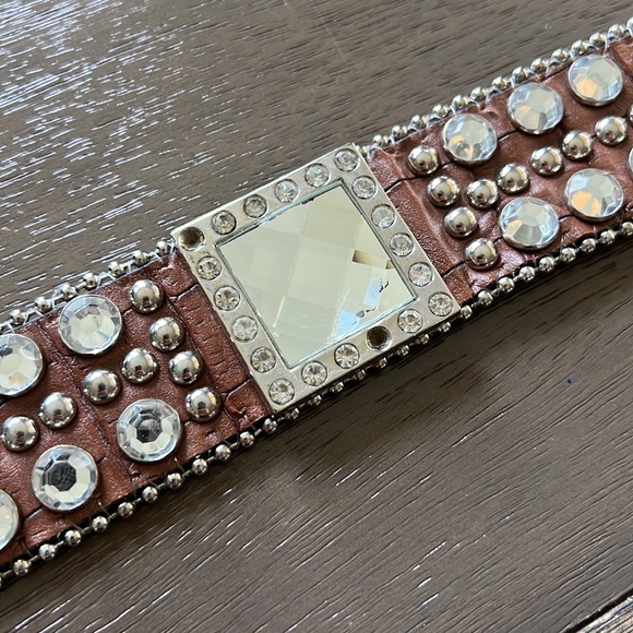 Faux Alligator Western Bling Belt - Picture 5 of 7